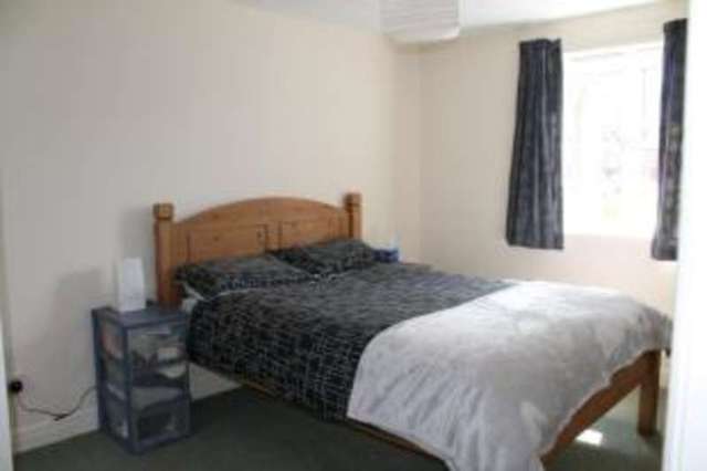  Image of 2 Bedroom Flat for sale at Leamington Spa Warwickshire Whitnash, CV31 3BY