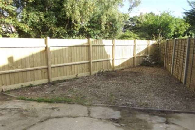  Image of 4 Bedroom Detached to rent at Bournemouth, BH7 6JA