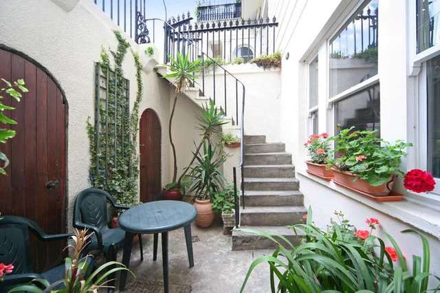  Image of Studio to rent at Gloucester Terrace  London, W2 6HR