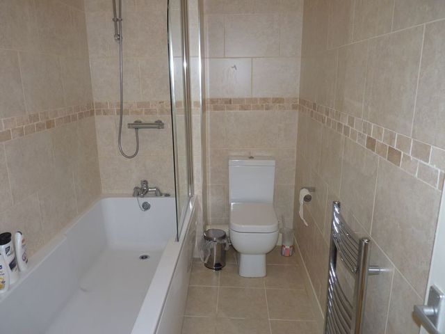  Image of 3 Bedroom Flat to rent at Grantham Road Array Jesmond, NE2 1QX