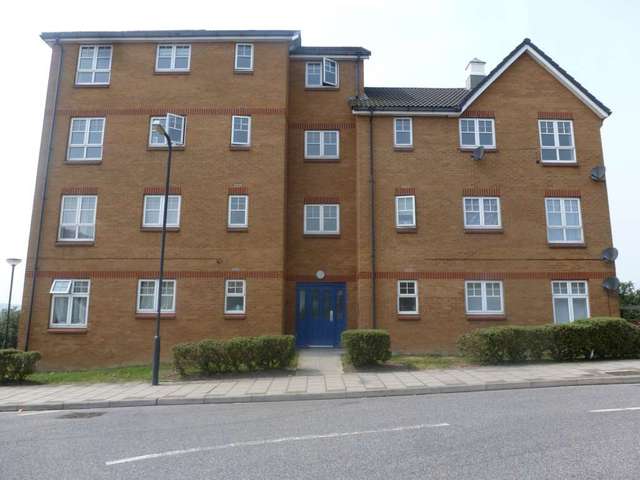  Image of 2 Bedroom Flat to rent at Greenhaven Drive Thamesmead London, SE28 8FY