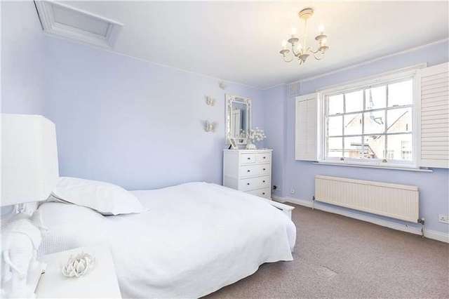  Image of 1 Bedroom Flat for sale at London  Greenwich, SE10 8UN