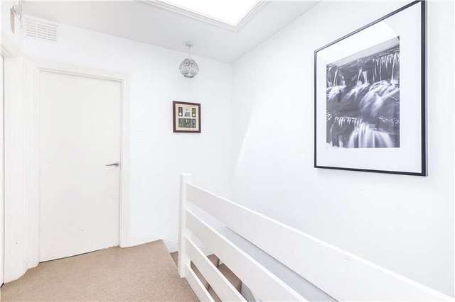  Image of 1 Bedroom Flat for sale at London  Greenwich, SE10 8UN
