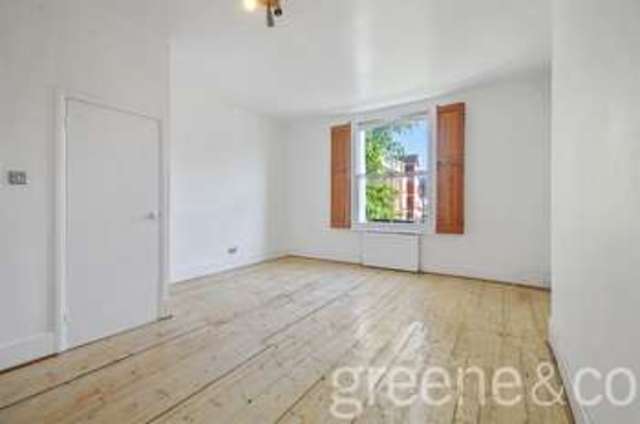  Image of 2 Bedroom Detached to rent at Crouch End London Hornsey, N8 9HY