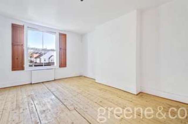  Image of 2 Bedroom Detached to rent at Crouch End London Hornsey, N8 9HY