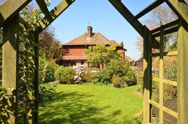  Image of 3 Bedroom Detached for sale at Blackboys Uckfield Uckfield, TN22 5JU