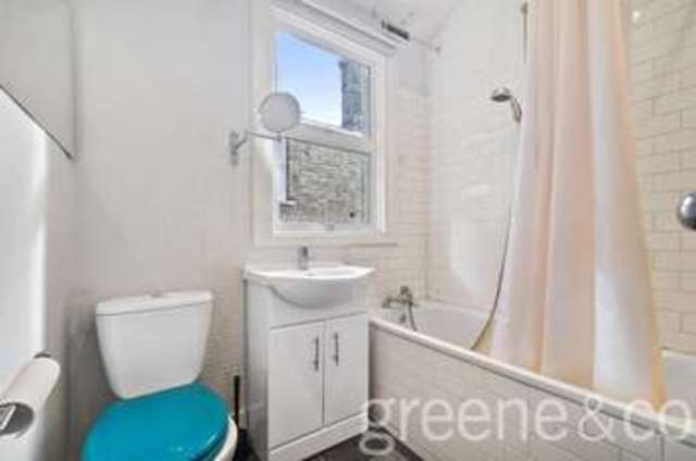  Image of 2 Bedroom Flat for sale at Crouch End London Hornsey, N8 7DN