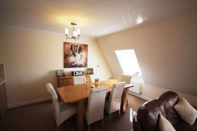  Image of 3 Bedroom Flat for sale at Yarmouth Road  Norwich, NR7 0QY