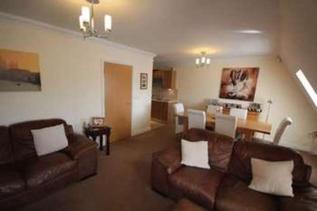  Image of 3 Bedroom Flat for sale at Yarmouth Road  Norwich, NR7 0QY