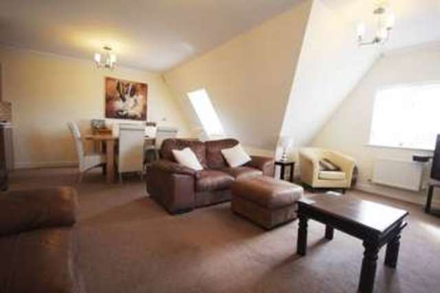  Image of 3 Bedroom Flat for sale at Yarmouth Road  Norwich, NR7 0QY