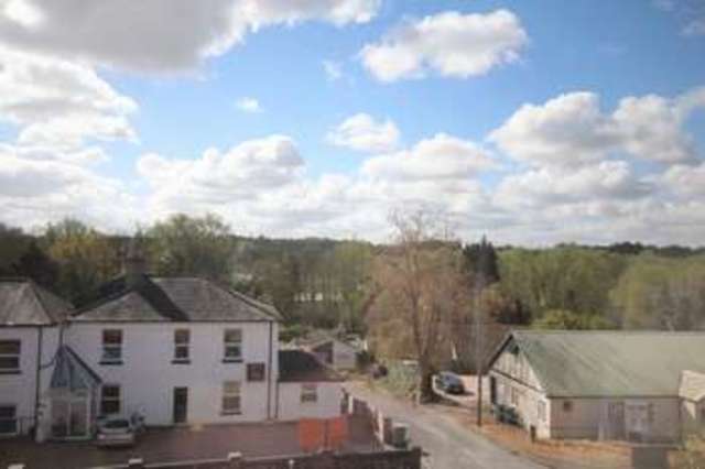  Image of 3 Bedroom Flat for sale at Yarmouth Road  Norwich, NR7 0QY