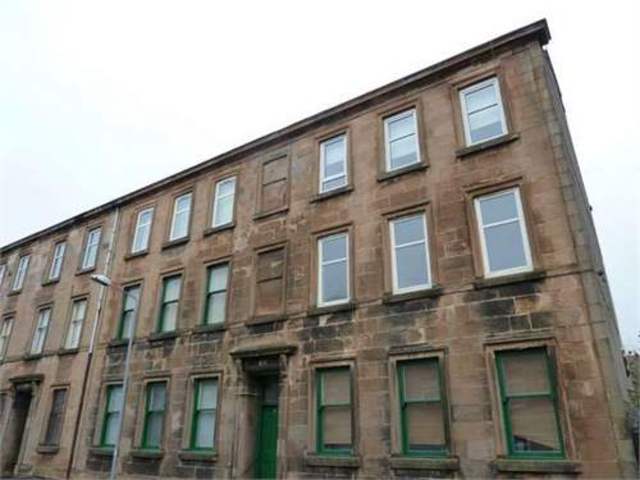  Image of 2 Bedroom Flat to rent at Greenock Inverclyde Inverclyde, PA16 8NF