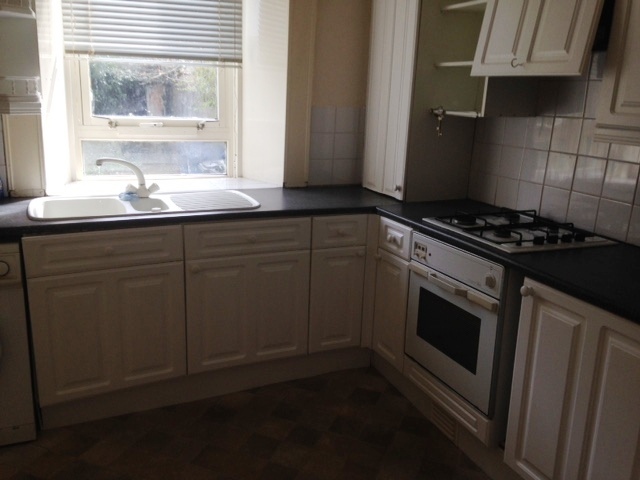  Image of 2 Bedroom Flat to rent at Greenock Inverclyde Inverclyde, PA16 8NF