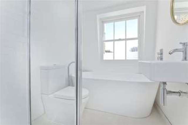  Image of 4 Bedroom Terraced for sale at Islington London Essex Road, N1 7DU
