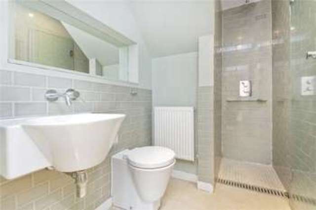  Image of 4 Bedroom Terraced for sale at Islington London Essex Road, N1 7DU