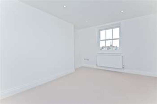 Image of 4 Bedroom Terraced for sale at Islington London Essex Road, N1 7DU