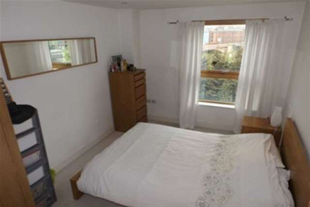  Image of 1 Bedroom Flat to rent at Leeds, LS10 1JG
