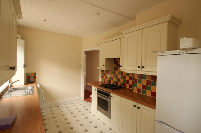  Image of 2 Bedroom Flat to rent at Old Reigate Road  Betchworth, RH3 7DE