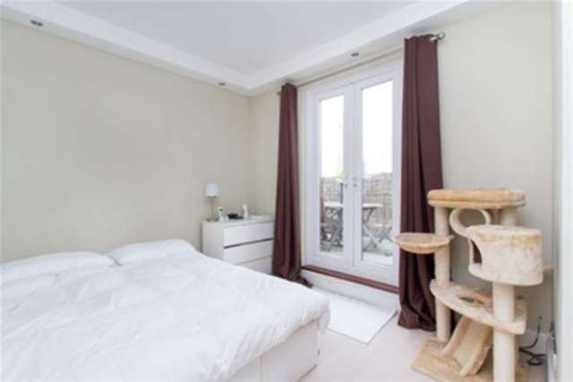  Image of 2 Bedroom Penthouse to rent at London, W2 4WA