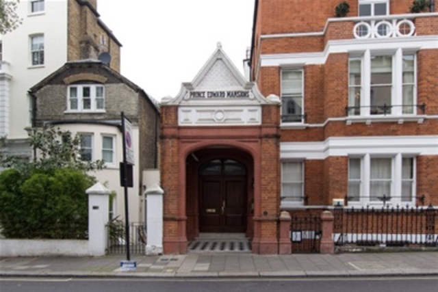  Image of 2 Bedroom Penthouse to rent at London, W2 4WA