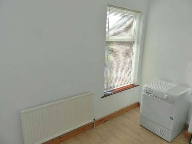  Image of 3 Bedroom Semi-Detached for sale at Myrtle Avenue  Long Eaton, NG10 3LY