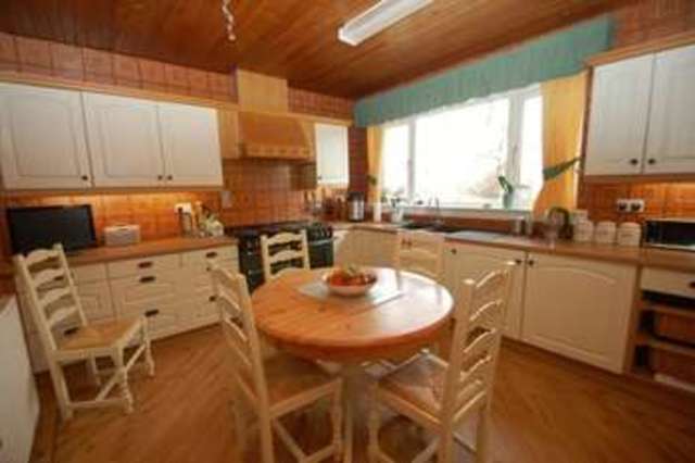  Image of 4 Bedroom Detached for sale at Braidwood Carluke, ML8 4PP