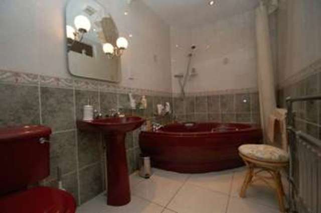 Image of 4 Bedroom Detached for sale at Braidwood Carluke, ML8 4PP