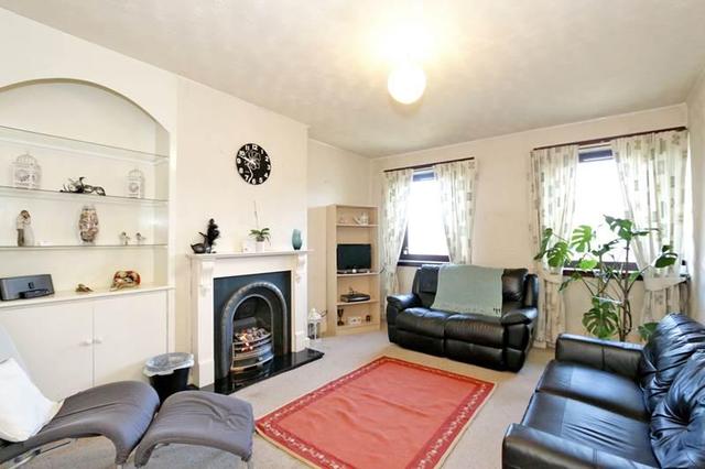  Image of 3 Bedroom Flat to rent at Aberdeen, AB16 7GB