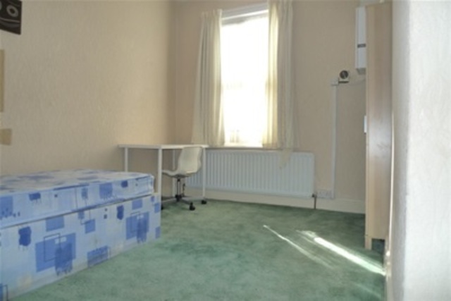  Image of 6 Bedroom Detached to rent at Coventry, CV1 3AQ