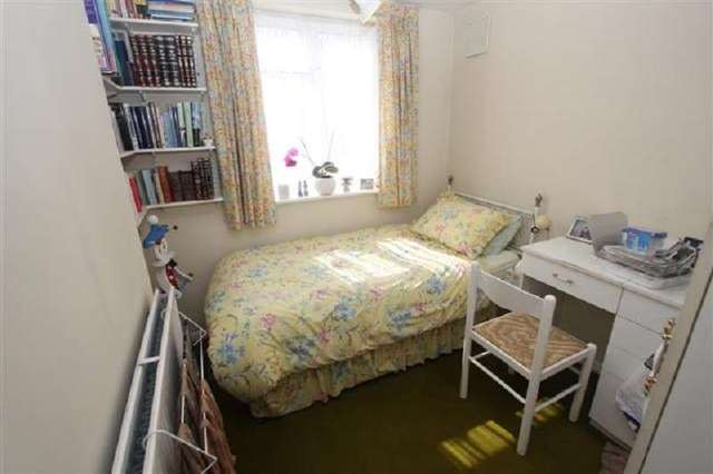  Image of 5 Bedroom Detached for sale at Pangbourne Drive  Stanmore, HA7 4RB