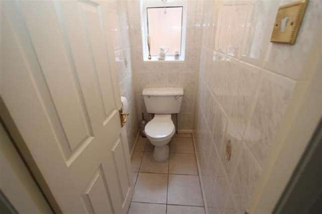  Image of 5 Bedroom Detached for sale at Pangbourne Drive  Stanmore, HA7 4RB