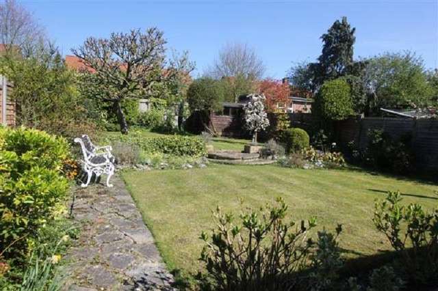  Image of 5 Bedroom Detached for sale at Pangbourne Drive  Stanmore, HA7 4RB