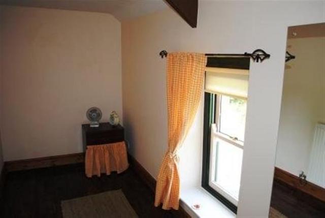  Image of 3 Bedroom Cottage to rent at Maesycrugiau  Pencader, SA39 9NA