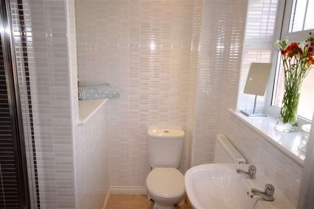  Image of 4 Bedroom Town House to rent at Percy Drive  Thirsk, YO7 1TL