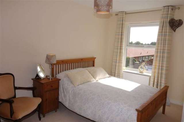  Image of 4 Bedroom Town House to rent at Percy Drive  Thirsk, YO7 1TL