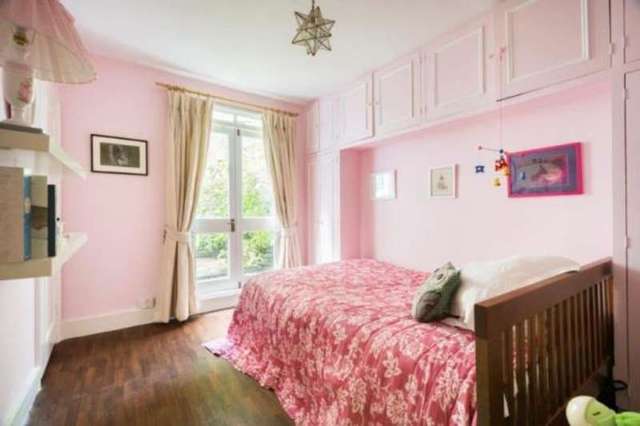 Image of 2 Bedroom Flat for sale at Holland Park London Holland Park, W11 4LH