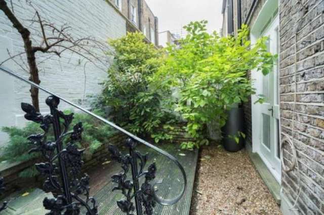  Image of 2 Bedroom Flat for sale at Holland Park London Holland Park, W11 4LH