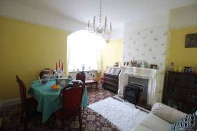  Image of 4 Bedroom Terraced for sale at Queen Street  Withernsea, HU19 2HH