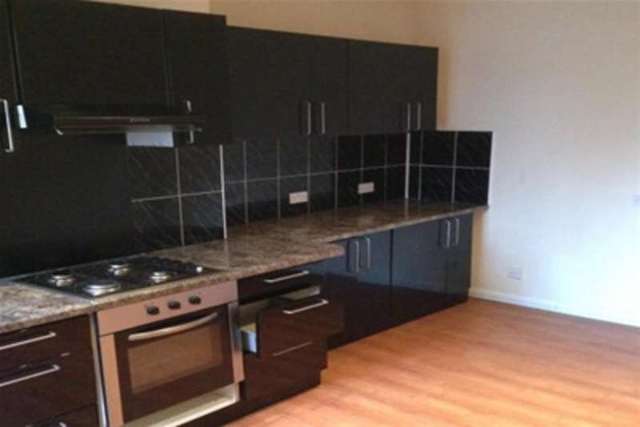  Image of 3 Bedroom Flat to rent at Nottingham, NG2 5FF