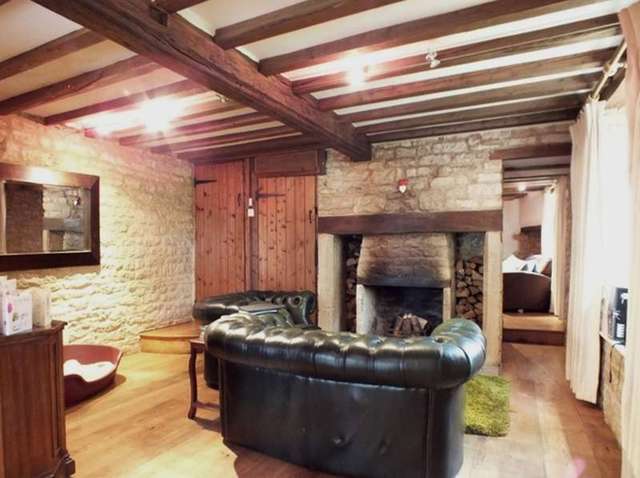  Image of 4 Bedroom Detached for sale at Avening Gloucestershire, GL8 8NN