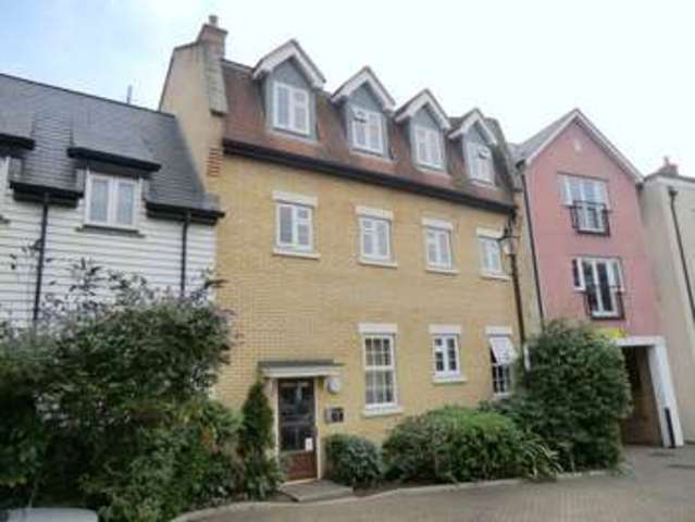  Image of 1 Bedroom Flat to rent at Roche Close  Rochford, SS4 1PW