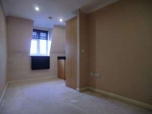  Image of 1 Bedroom Flat to rent at Roche Close  Rochford, SS4 1PW