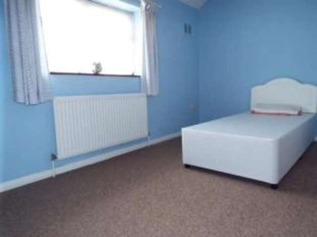  Image of 3 Bedroom Semi-Detached for sale at Romford  Harold Hill, RM3 9BD