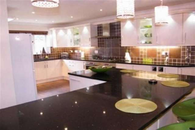  Image of 5 Bedroom Detached to rent at Wigan, WN1 2TU