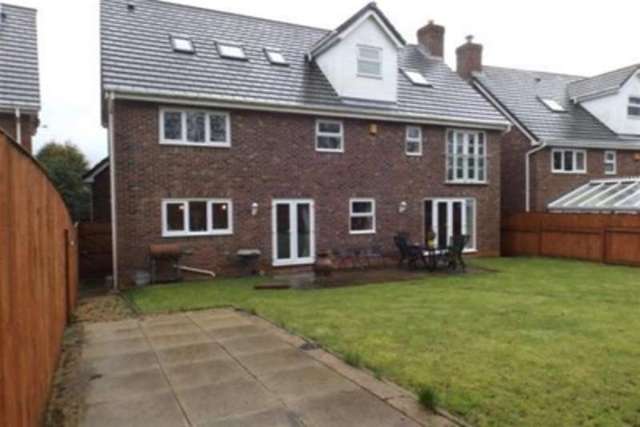  Image of 5 Bedroom Detached to rent at Wigan, WN1 2TU