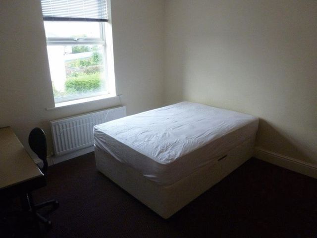  Image of 5 Bedroom Flat to rent at Salters Road Array Gosforth, NE3 1DX