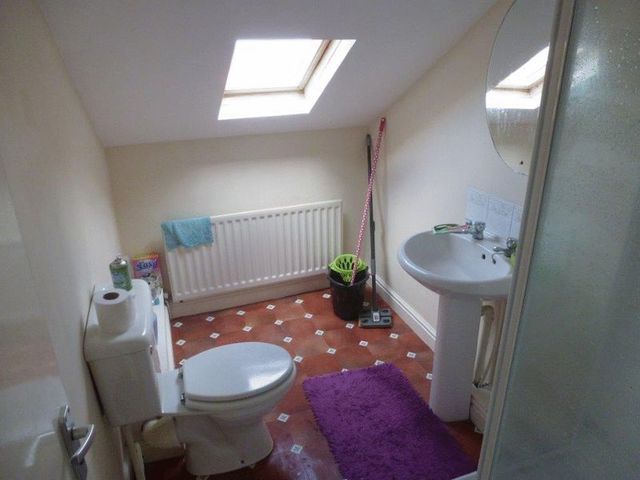  Image of 5 Bedroom Flat to rent at Salters Road Array Gosforth, NE3 1DX
