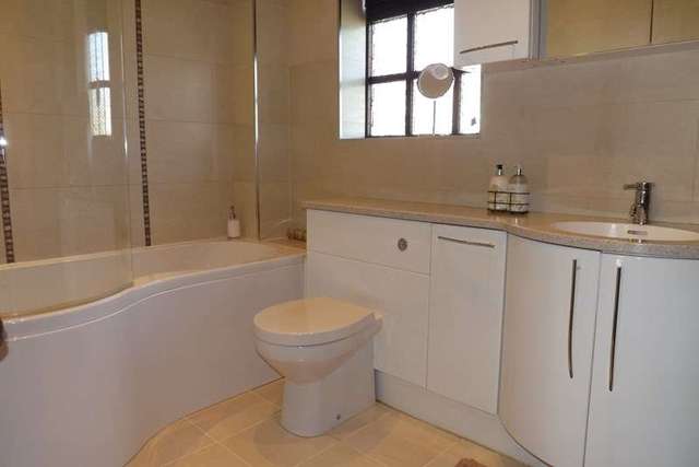  Image of 3 Bedroom Detached for sale at Sambourn Close  Solihull, B91 2SA