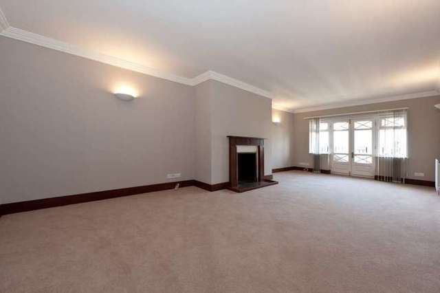  Image of 4 Bedroom Flat to rent at St Edmund`s Terrace St John`s Wood London, NW8 7QQ