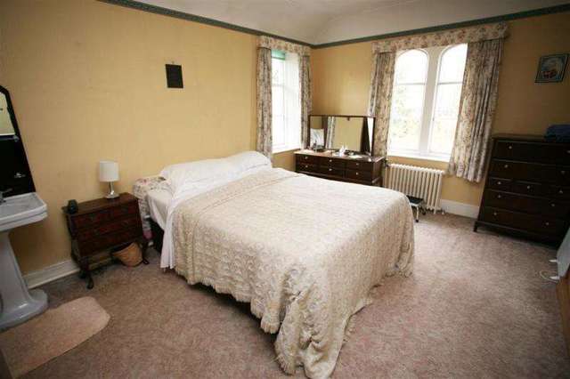  Image of 5 Bedroom Detached for sale at DEVIZES SN10 DEVIZES, SN10 1DD